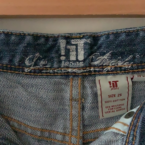 !It Cut-Off Jean Shorts (25) - Picture 3 of 3